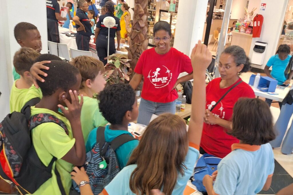 Atelier DEAL Unité Risques Sismiques : composition du sac d'urgence Atelier DEAL Unité Risques Sismiques