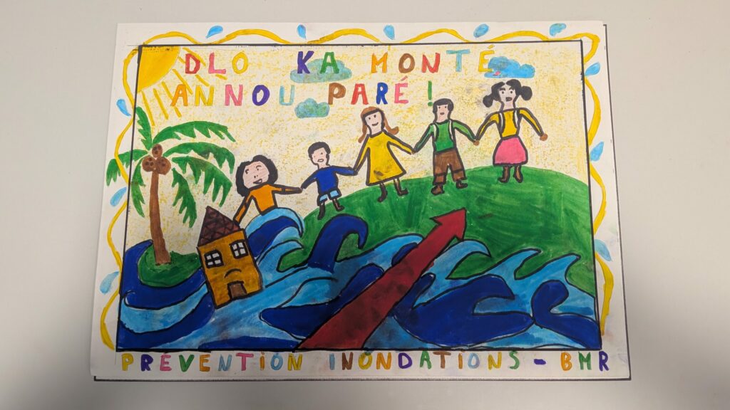 Photo 2 : Affiche réalisée dans le cadre du concours JNR Inondation (crédit DEAL)